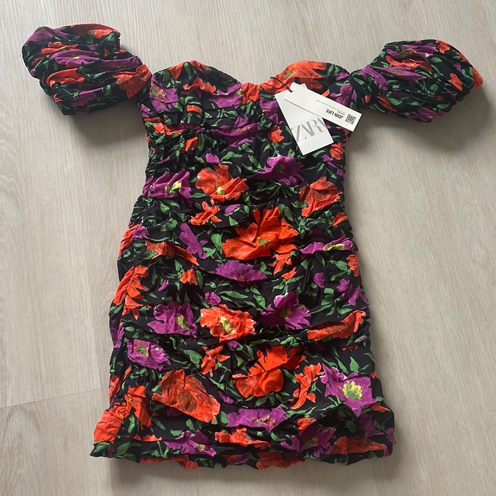 Zara off shoulder dress M